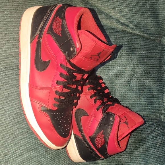 Nike Red and Black Sneakers Aj1 - Picture 4 of 7